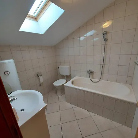 Semesterbostad Maison Ancica *
